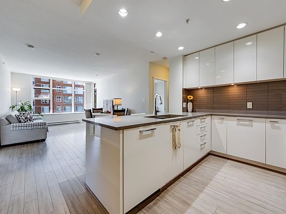 5th image of 3102 Windsor Gate #505