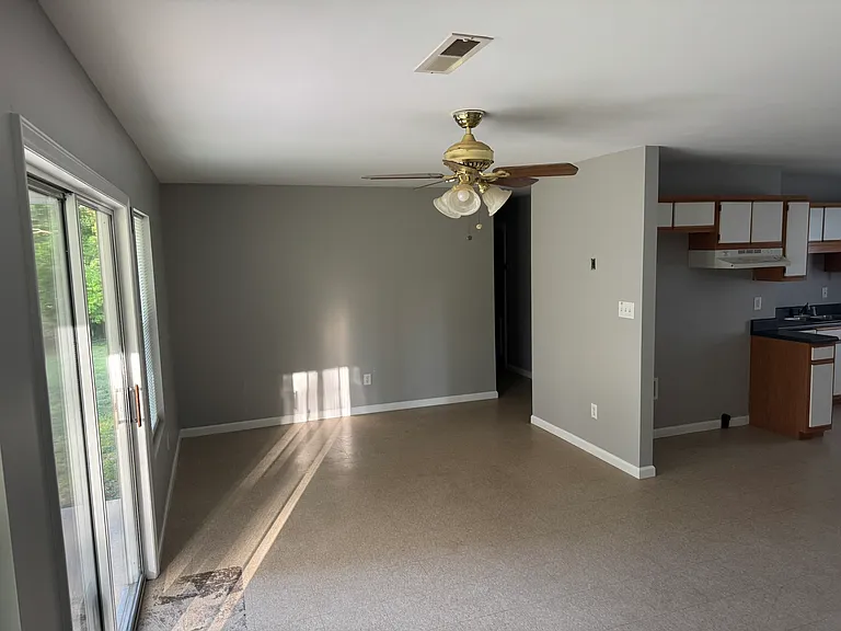 204 Armstrong Ln — Photo 15