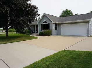 600 S Wild Rose Ln, Appleton, WI 54914
