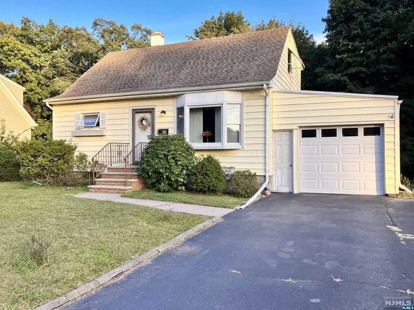 30 Rutgers Dr, Oakland, NJ 07436