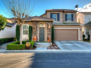 742 W Barcelona Ln, Clovis, CA 93619