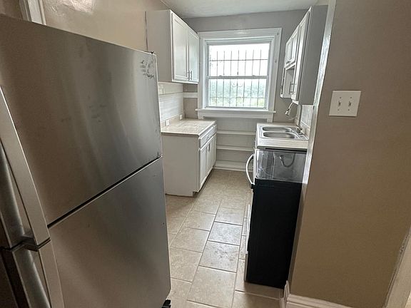 3rd image of 5850 Kennerly Ave