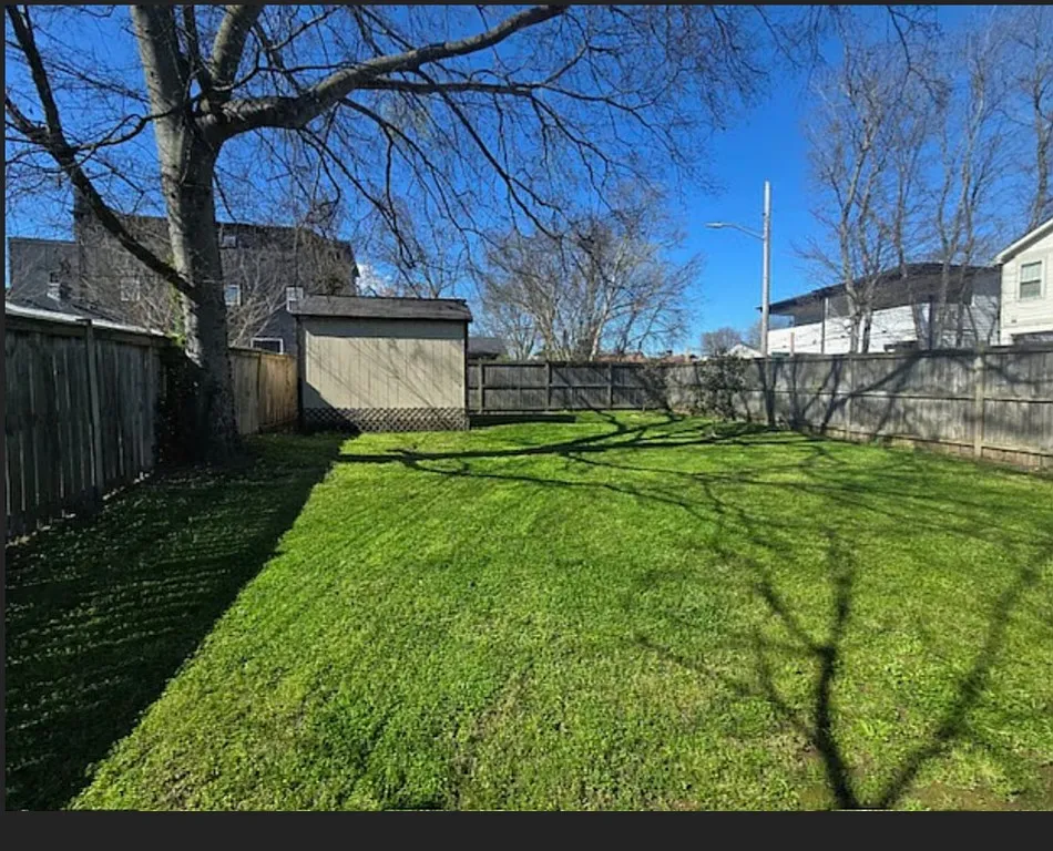 3 bed, 1560 sqft, $2,400 — Photo 2
