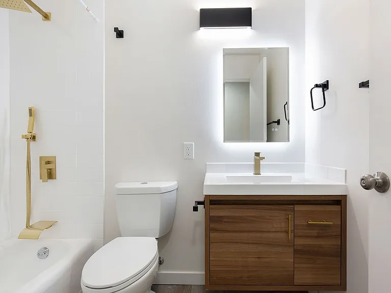Barrett Apartments — Photo 42