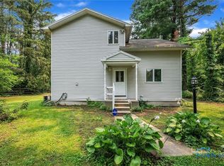 2419 S Crissey Rd, Monclova, OH 43542