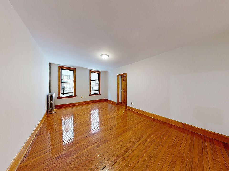 1st image of 4122 49th St APT 2R