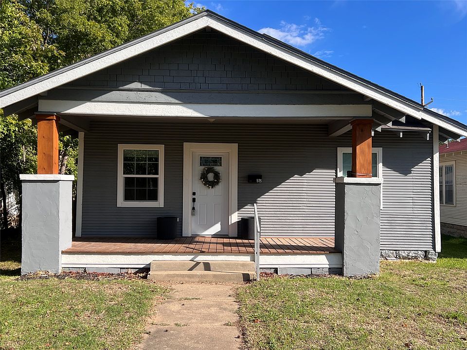 1st image of 525 E Seminole Ave