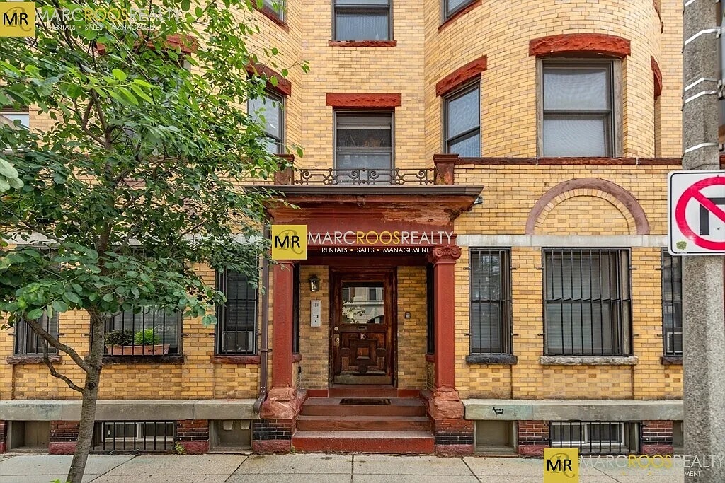 2 bed, 1000 sqft, $3,400 — Photo 1