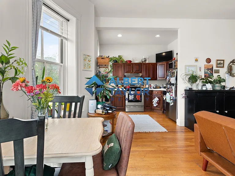 1750 Washington St #10 — Photo 7