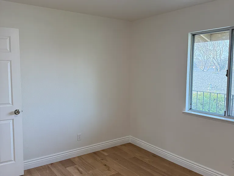 Acacia Ave — Photo 8