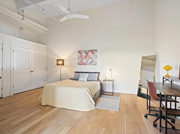 300 Communipaw Avenue image 16 of 36