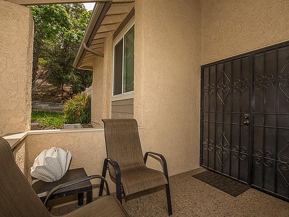3rd image of 26124 Rainbow Glen Dr