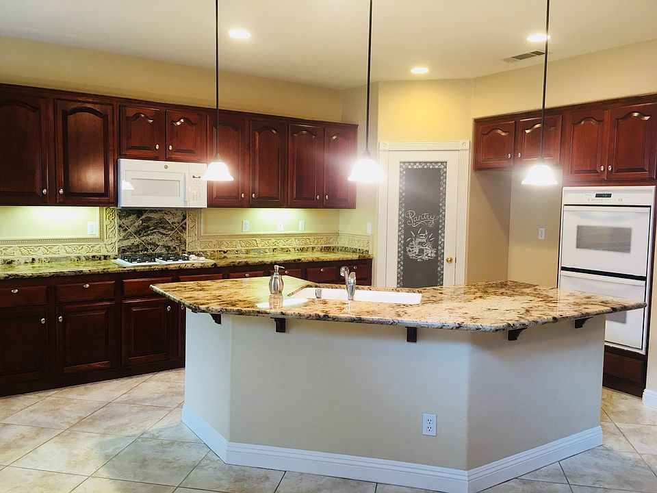 2nd image of 29105 Bridal Veil Ln