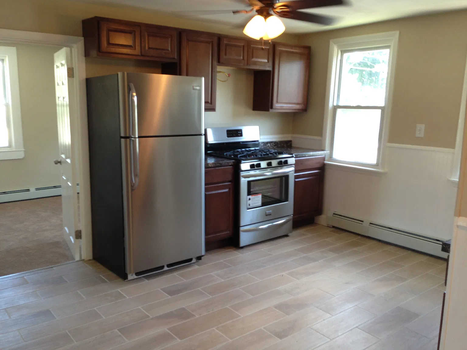 2 bed, 900 sqft, $1,350 — Photo 1