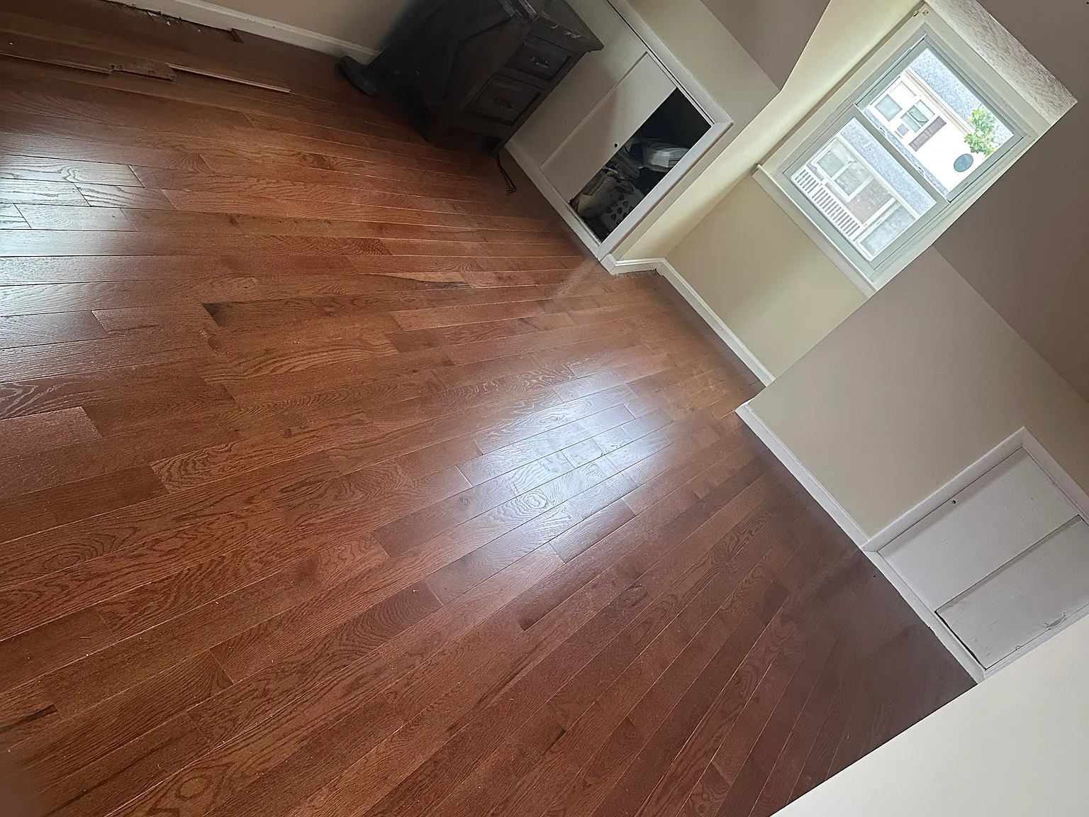 4 bed, 1197 sqft, $2,400 — Photo 3