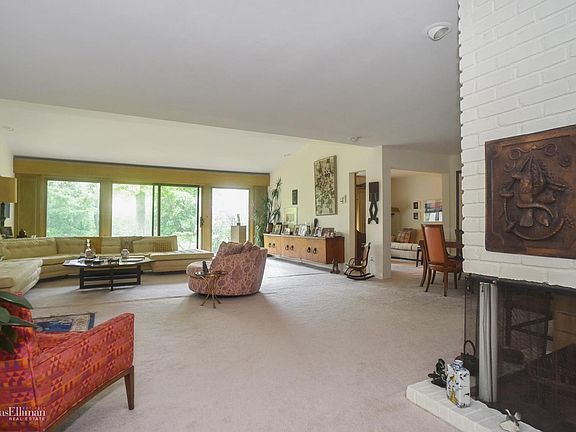 2nd image of 24 Sherwood Ln