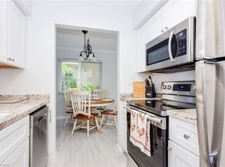 372 4th Ave S #372, Naples, FL 34102