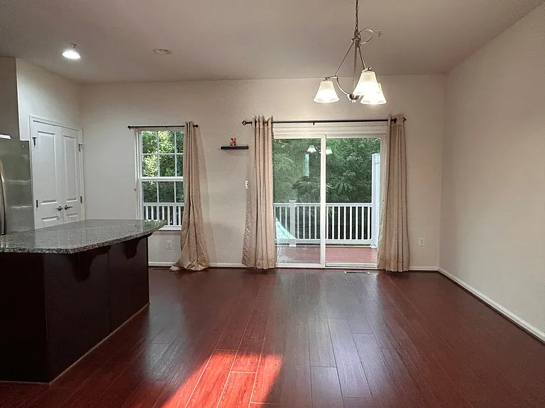 8071 Locust Mill St — Photo 7