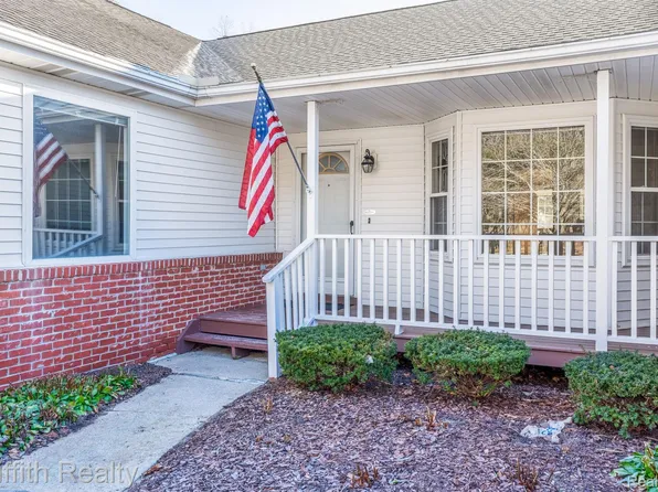 1226 Curzon St, Howell, MI 48843