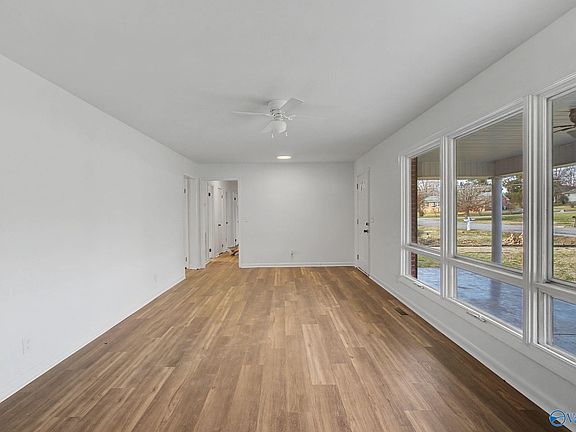 4th image of 1106 Bagley Dr