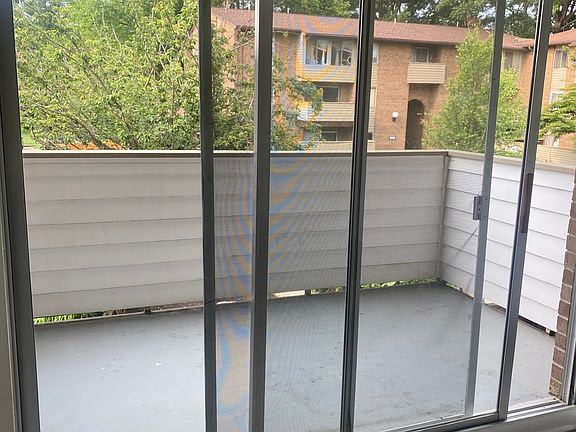4th image of 19425 Brassie Pl APT 201