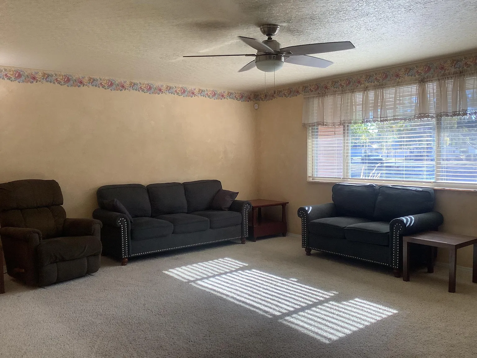 4 bed, 2515 sqft, $1,795 — Photo 3