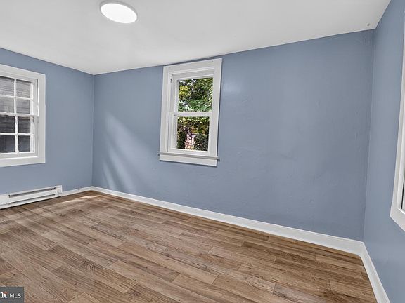 5th image of 120 Thompson St