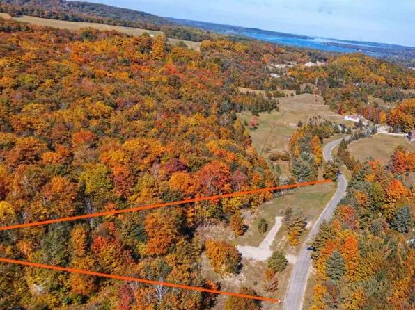 E Dietz Rd, Boyne City, MI 49712