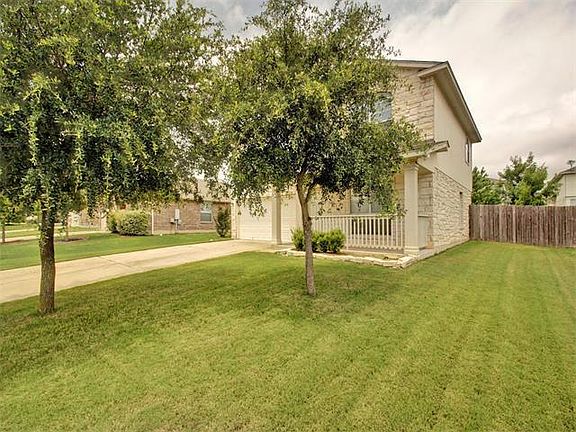 3rd image of 1009 Flanagan Dr