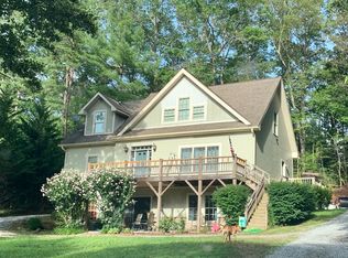 140 Cedar Hills Dr, Franklin, NC 28734