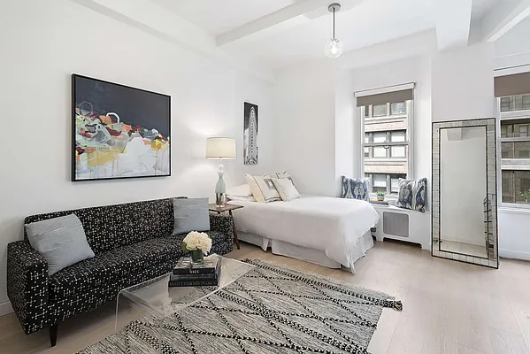Sold by Compass | media 1