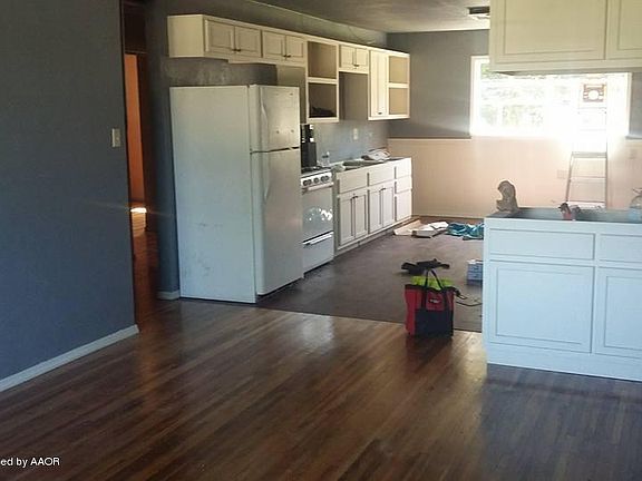 2nd image of 6019 Lilac Ln