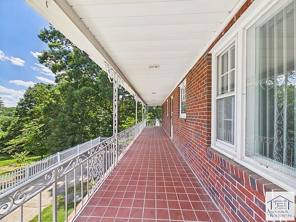 2nd image of 1320 Chatham Heights Rd