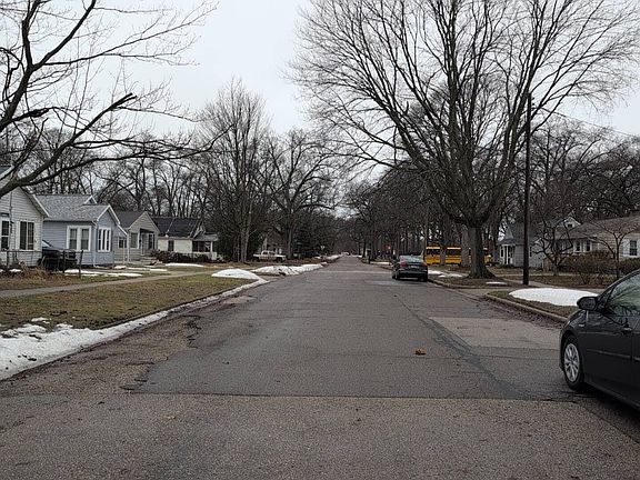 5th image of 2046 Philo Ave