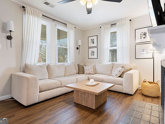 5th image of 61 Ash St NE