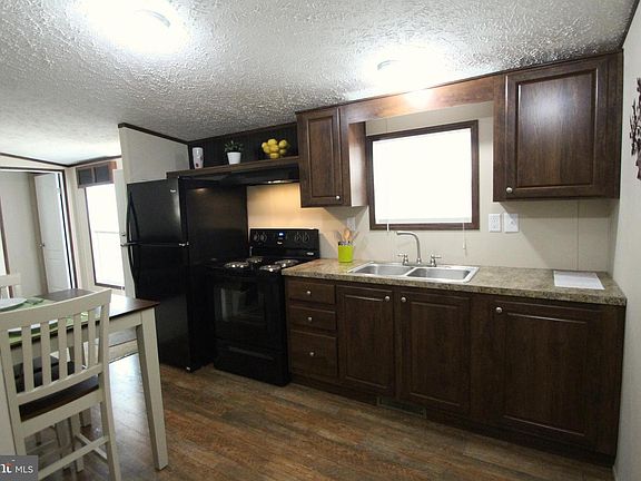 3rd image of 4 Del Haven Ct