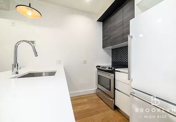 3rd image of 530 Midwood St APT 2A