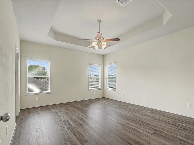 18319 Amalfi Coast Dr — Photo 22