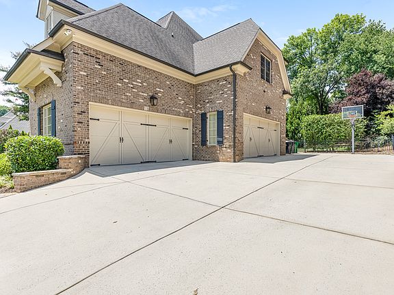 4th image of 5910 Saint John Ln
