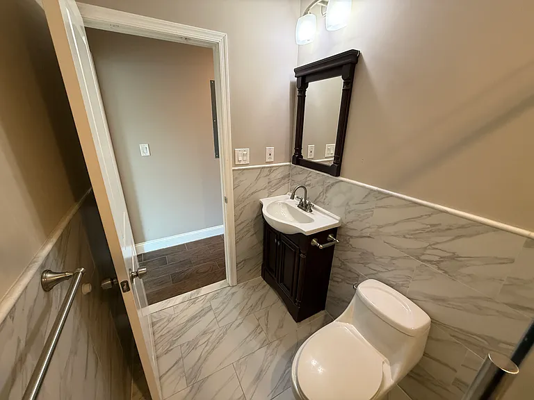 2226 Dickinson Street — Photo 11