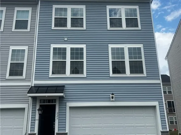 226 Truth Cir, Harmony, PA 16037