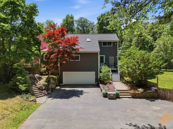 60 Stanley Brook Drive, Salem, NH 03079