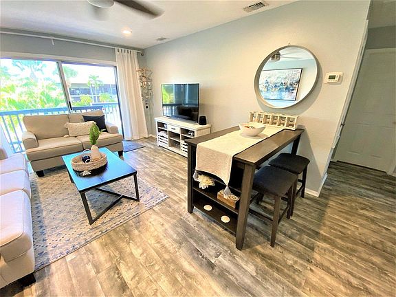 3rd image of 154 Anchorage St #3