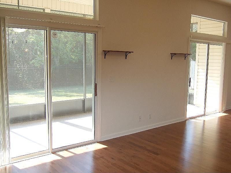 Family Room Leads to Screened Lanai