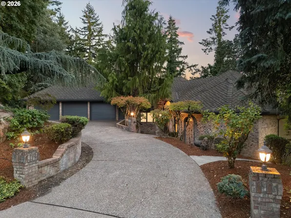 18520 Delenka Ln, Lake Oswego, OR 97034