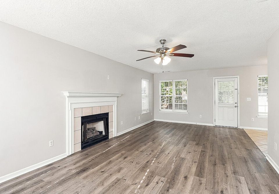 1st image of 5727 Hedgecrest Pl