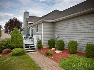 27 Meadow Ln, Pawling, NY 12564
