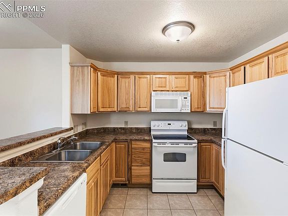 3rd image of 5402 Prominence Point