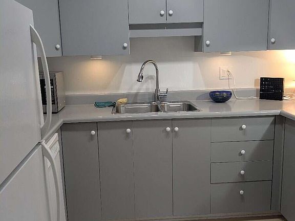 5th image of 817 High St #1