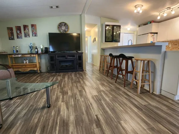 10429 1st St N #E-227, Saint Petersburg, FL 33716